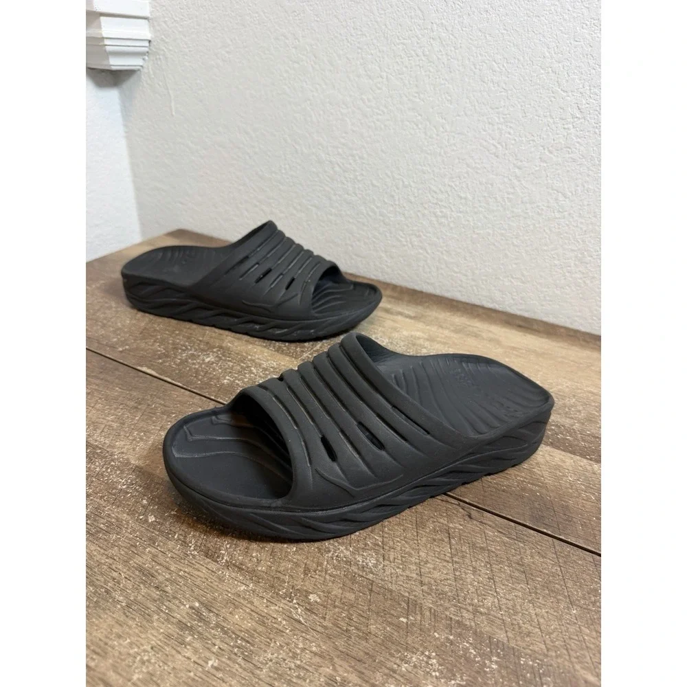 Hoka one One Ora Recovery Slide Men's Size 10 Black Sandals